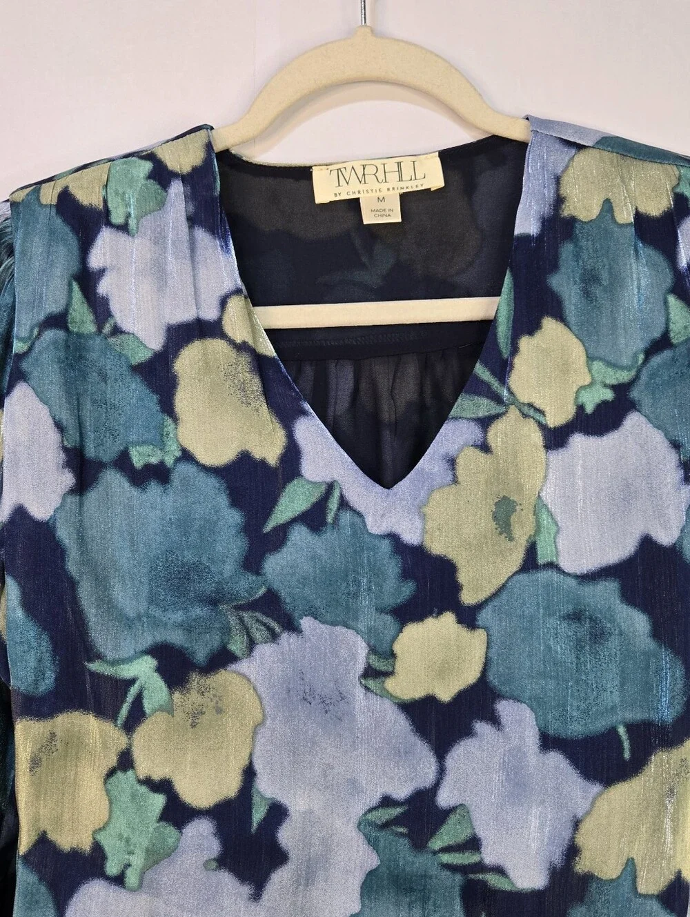 TWRHLL Size M Water Color Print L/Sl Blouse With Elastic Wide Hem & Sleeves NWOT - Picture 3 of 9